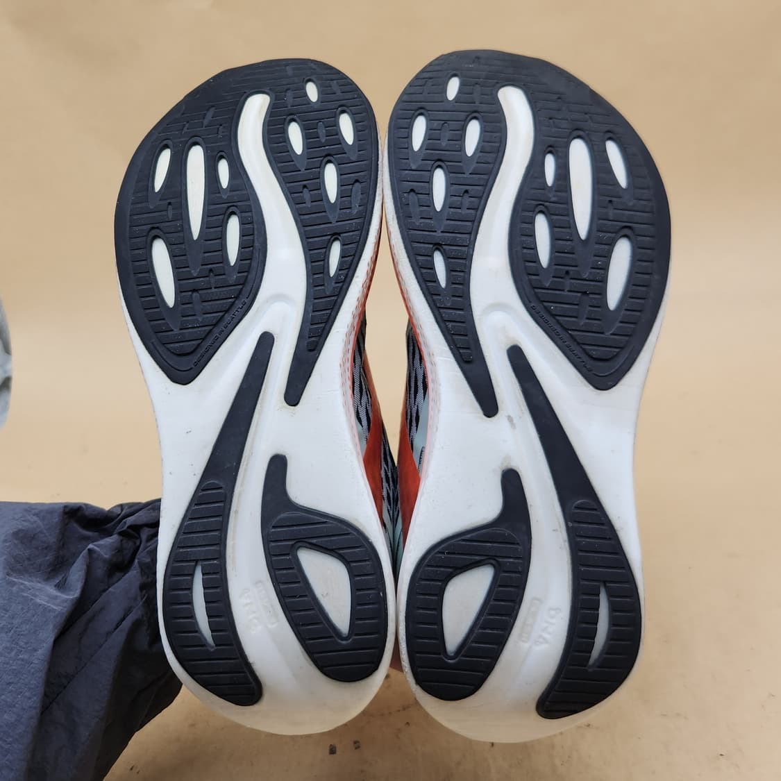 브룩스 하이페리온 남성런닝화270 상품이미지3