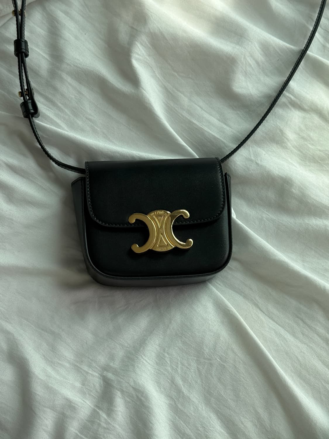 셀린느 미니 클로드백 상품이미지1