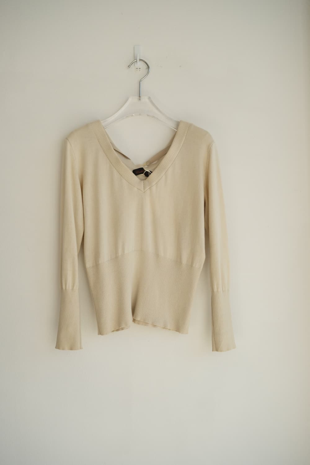Ribbon v-neck knit top 상품이미지5