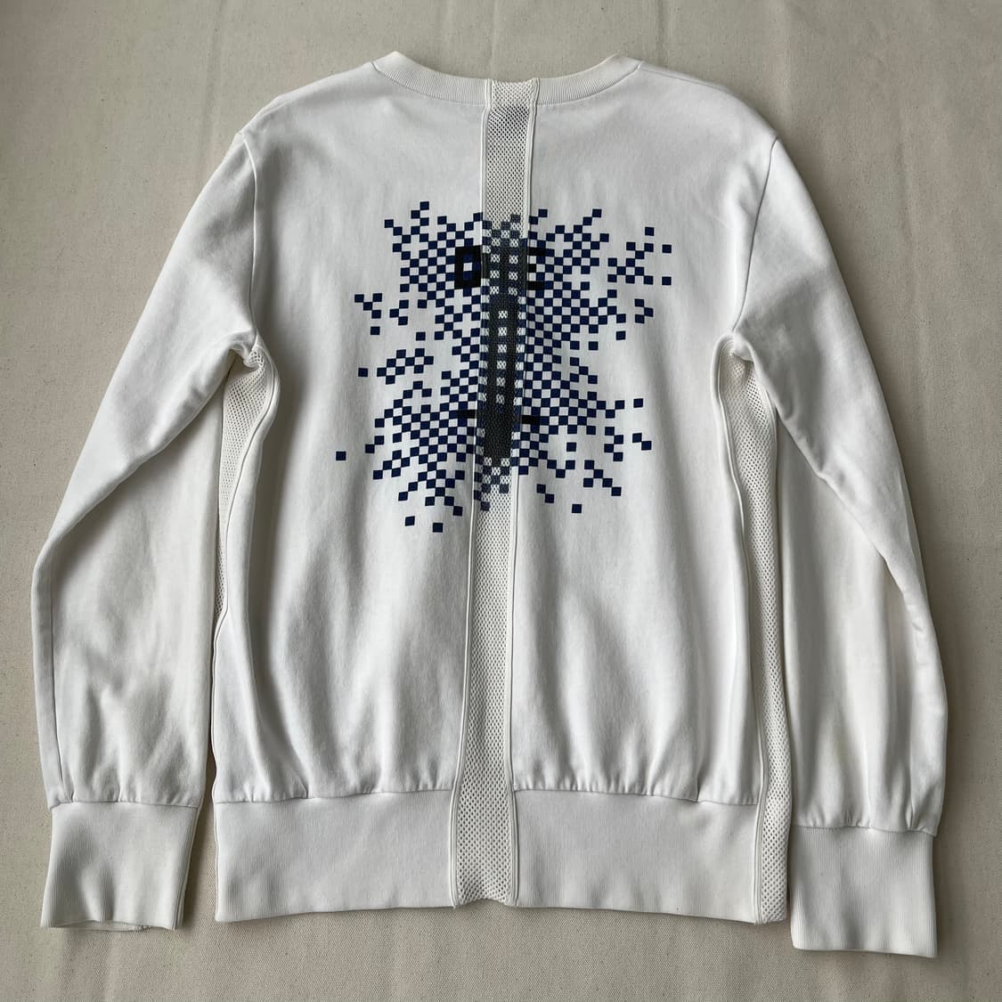 비비안웨스트우드 맨 픽셀 타이포 스웻셔츠 상품이미지8