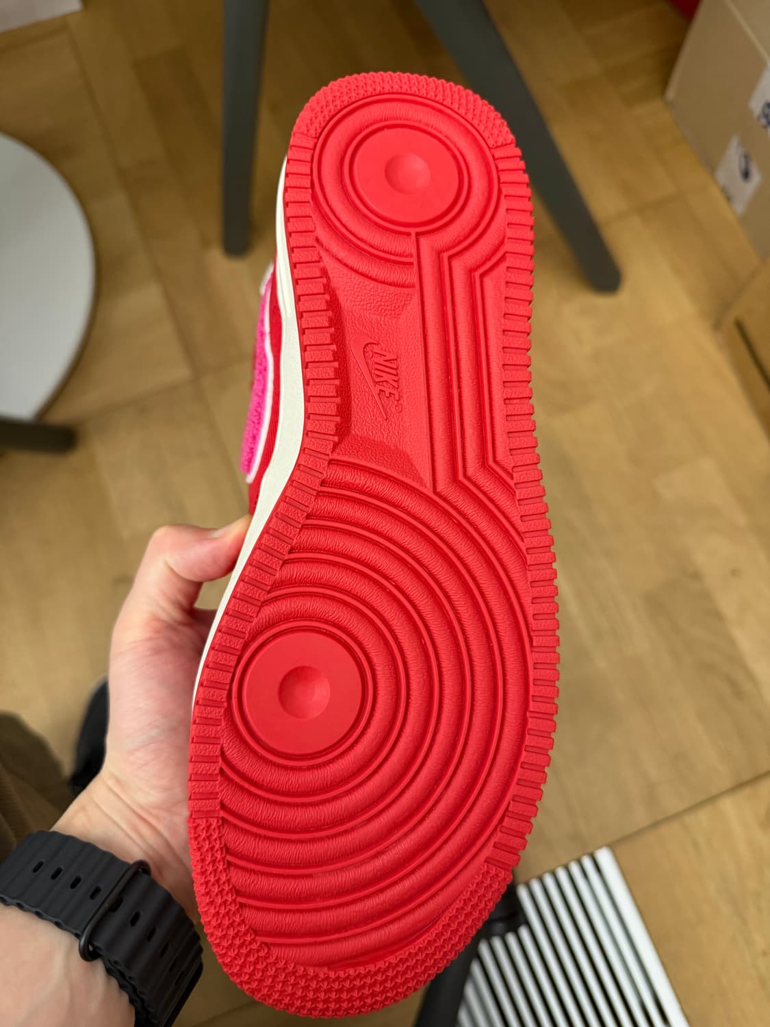 나이키 에어포스하이 이모셔널리 언에이블 265 상품이미지2