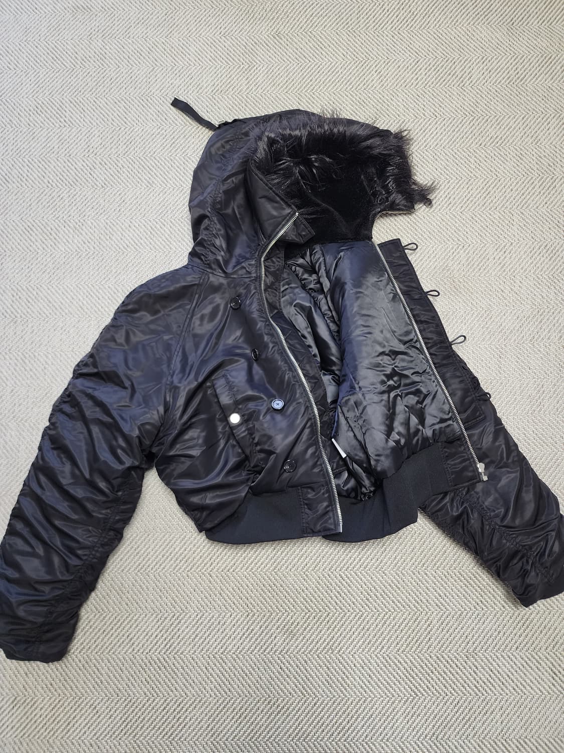 선데이오프클럽 퍼 후디드 봄버 상품이미지2