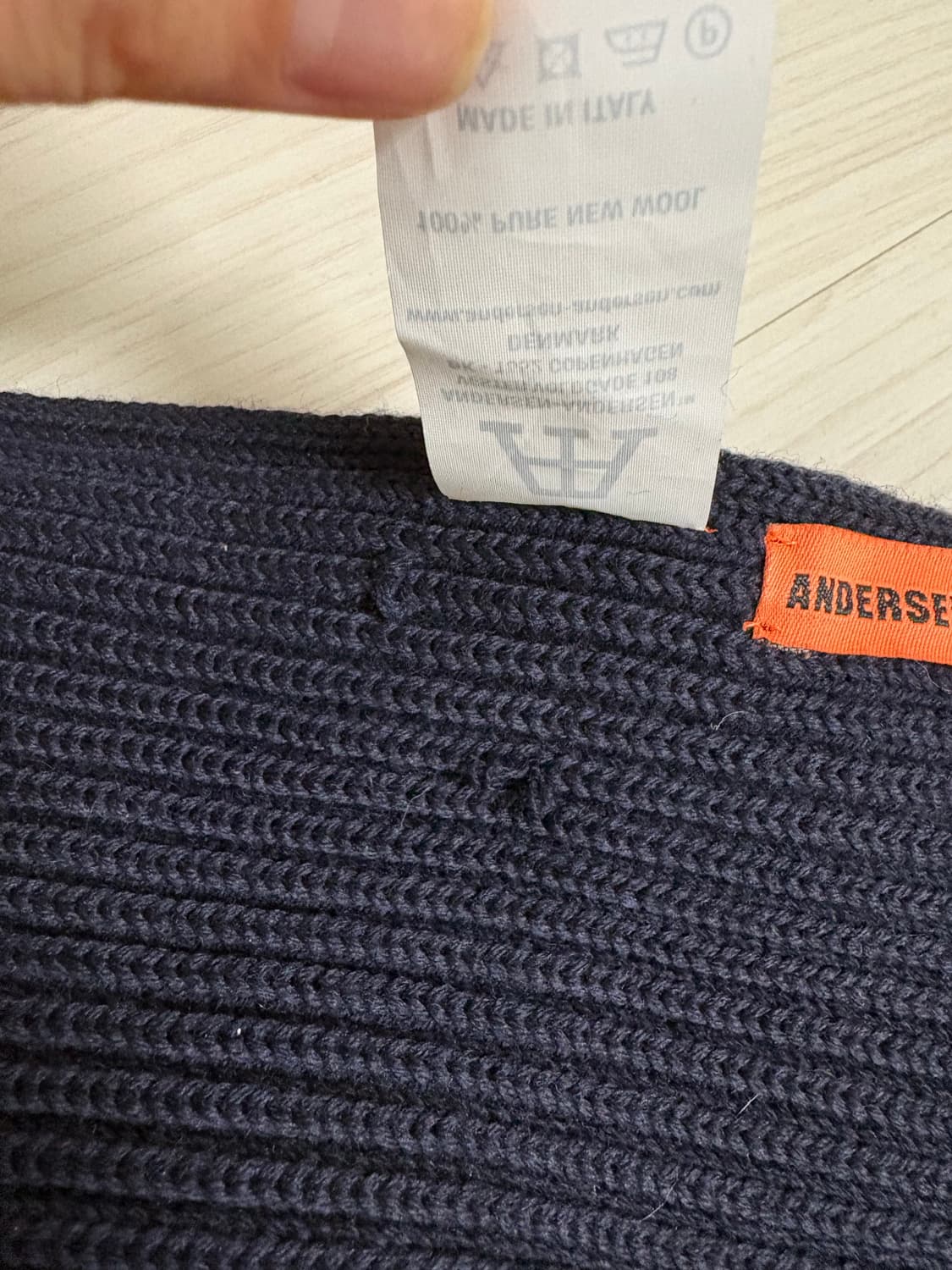 안데르센 안데르센 숏 머플러 네이비 상품이미지3