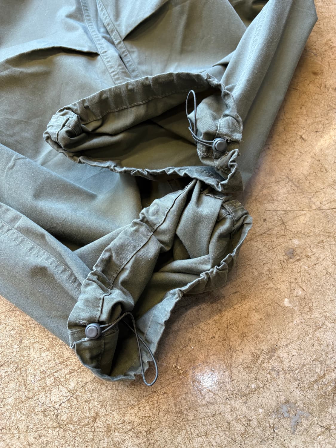 gu 올리브 밴딩 와이드 카고 팬츠 상품이미지3