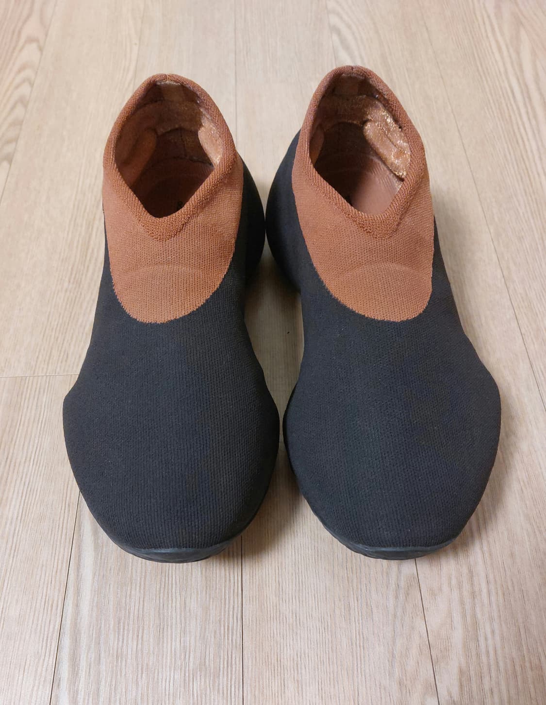 285)아디다스 이지 니트 러너 스톤 카본 상품이미지2