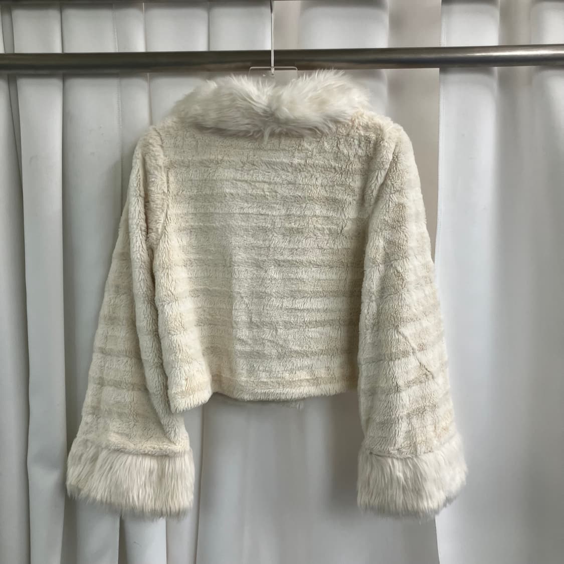 Fiapper 아이보리 퍼 크롭 자켓 L 상품이미지2