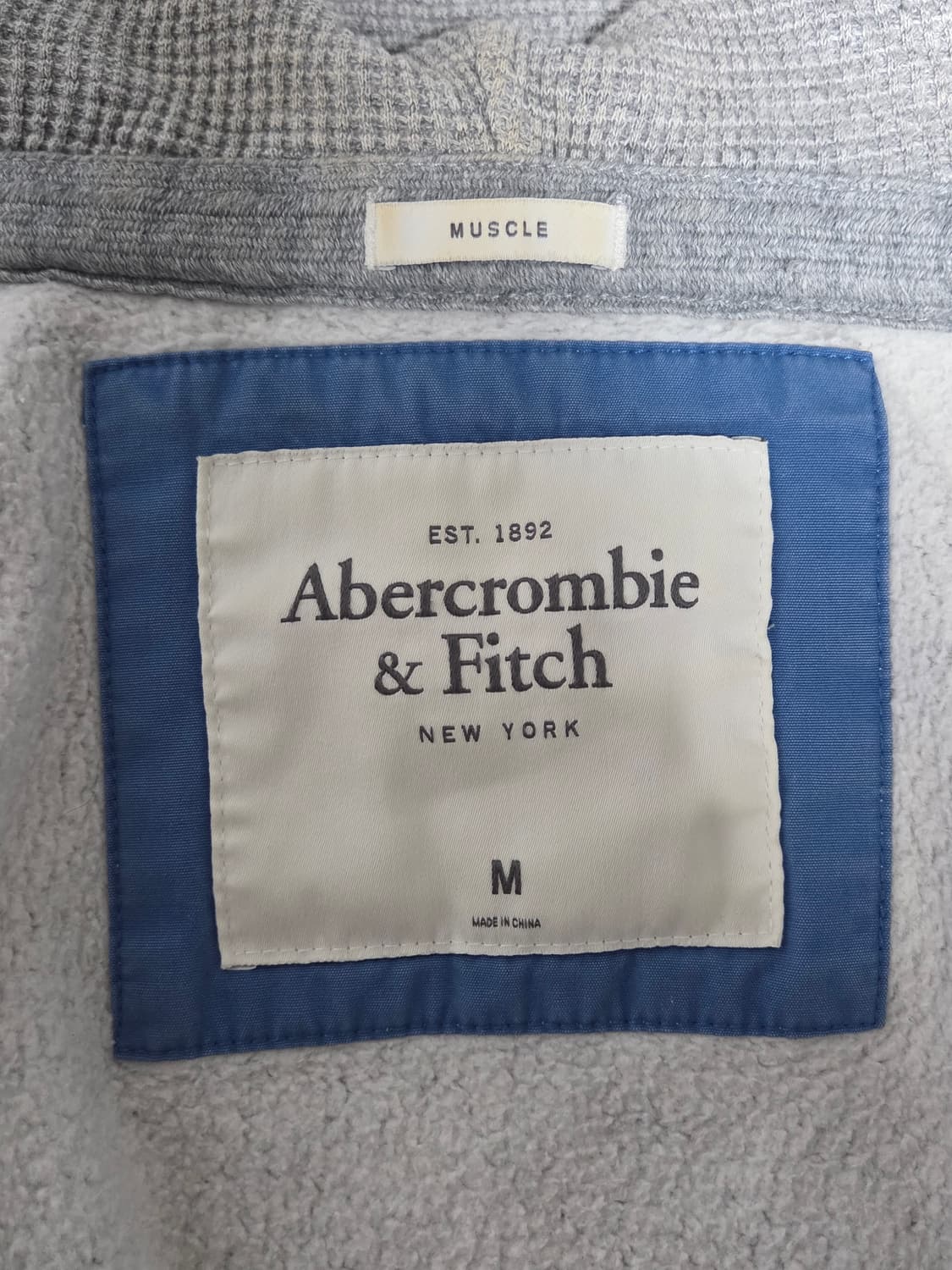 [아베크롬비 앤 피치] 아플리케 디스트로이드 후드집업 | 00178 상품이미지3