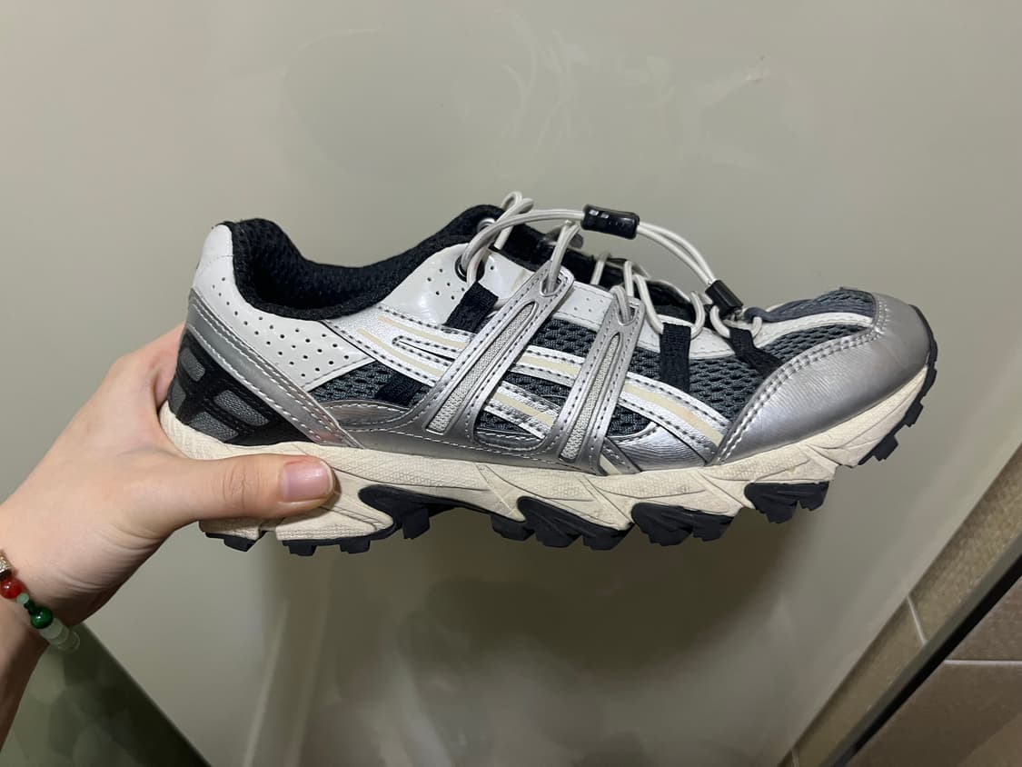 아식스 소노마 15-50 스틸 그레이 신발 240사이즈 판매합니다. 상품이미지3
