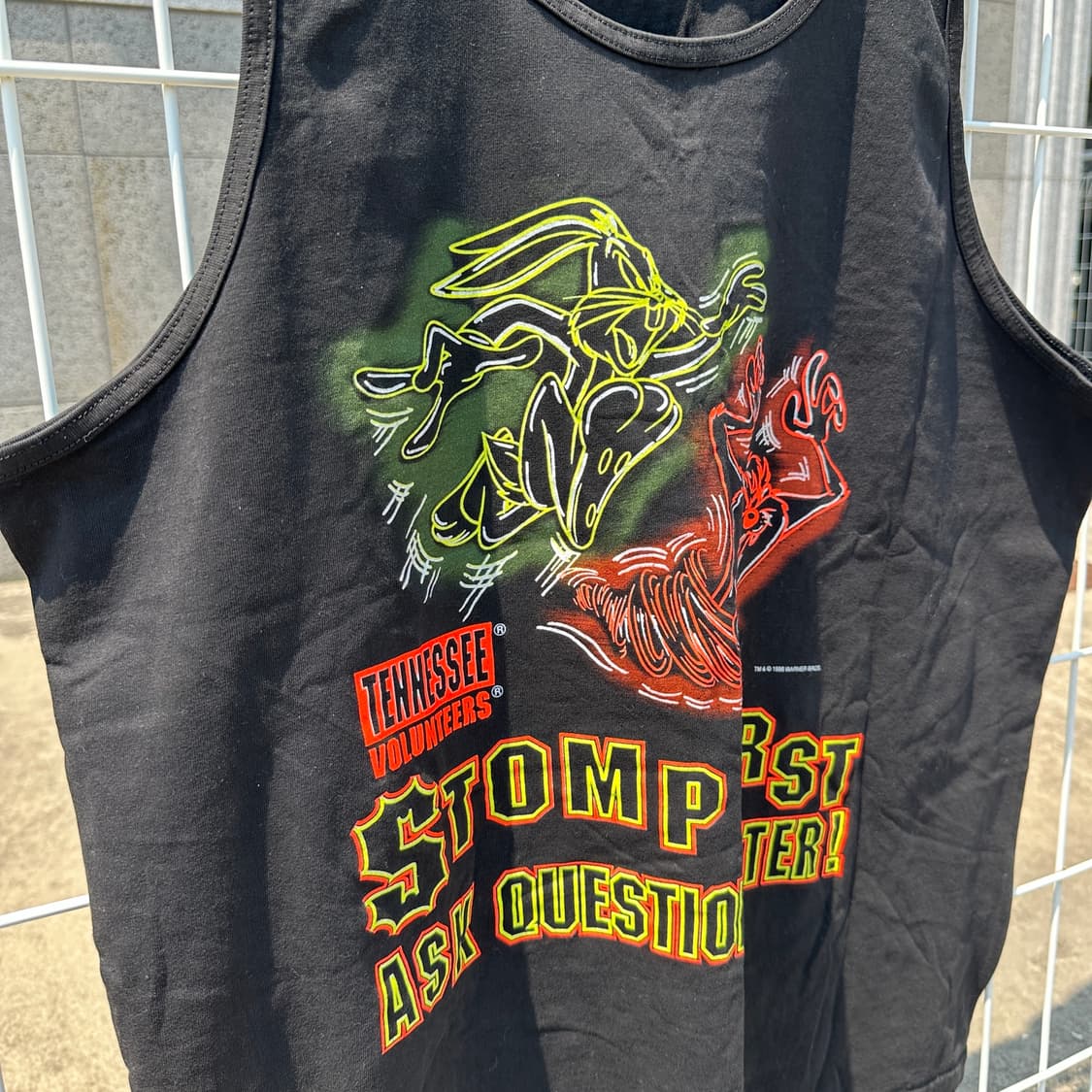 96 looney tunes sleeveless t shirt 상품이미지2