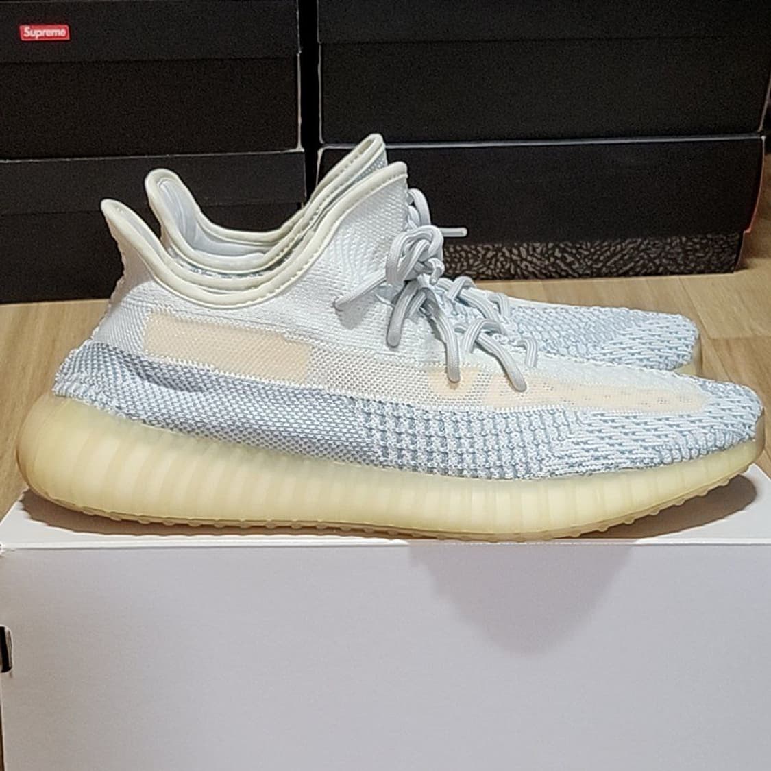 아디다스 300 이지부스트 클라우드 화이트 상품이미지3