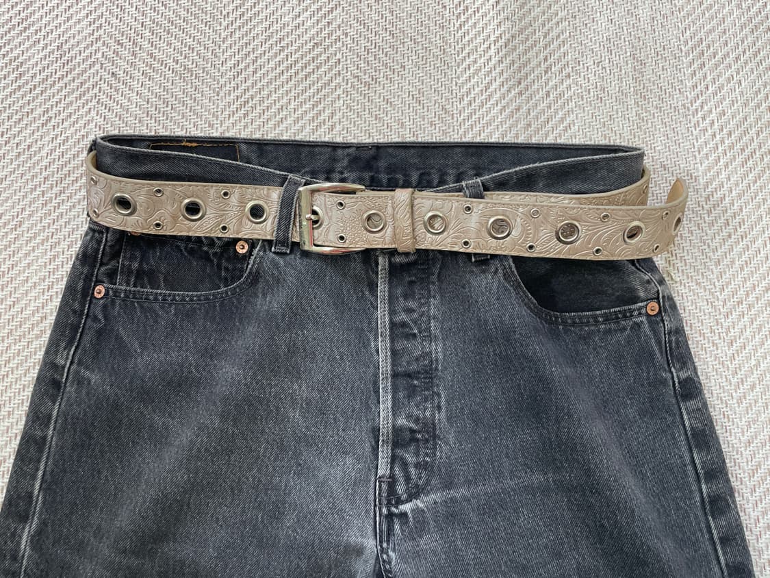 빈티지 페이즐리 엠보 아일렛 레더 벨트 상품이미지1