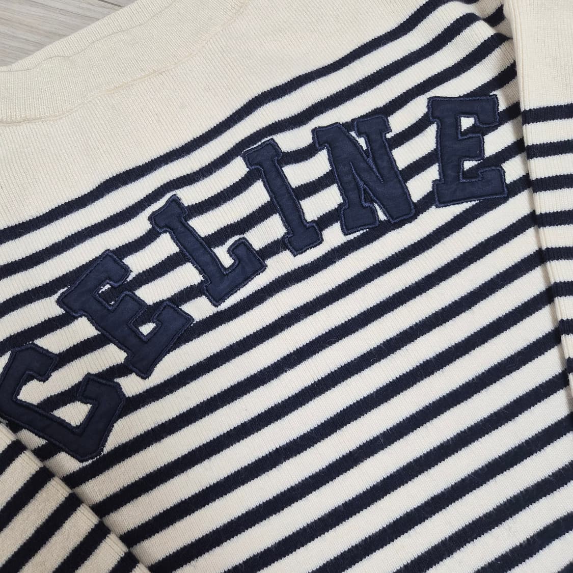 [S] 셀린느 여성 스프라이트 자수 로고 크롭 니트 상품이미지1