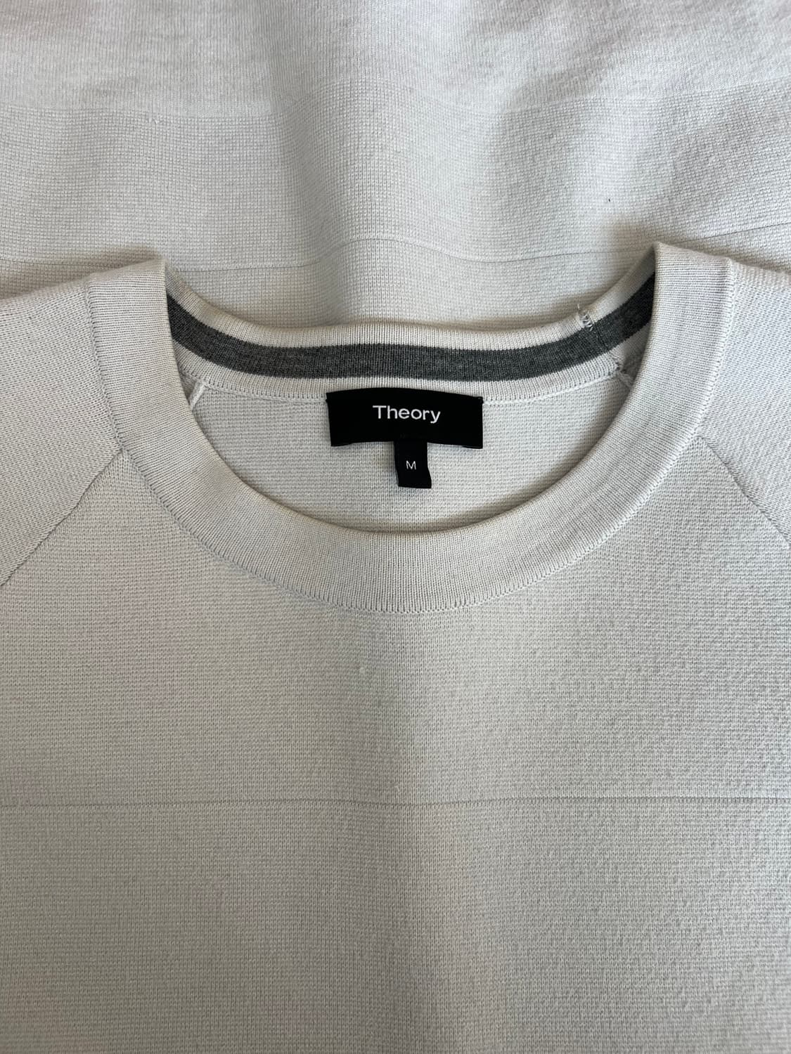 띠어리 남성 연그레이 니트티셔츠 라운드니트  상품이미지5