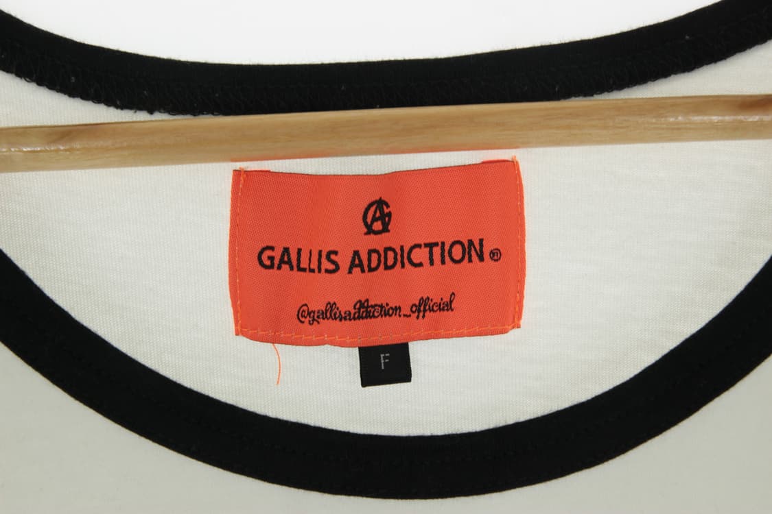 GALLIS ADDICTION 래터링  민소매티  상품이미지3