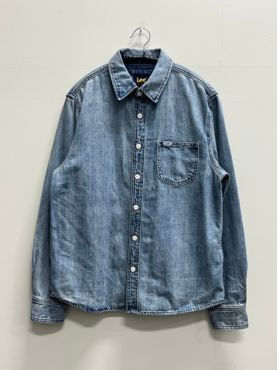 LEE 스탠다드핏 워시드 데님 셔츠 상품이미지2