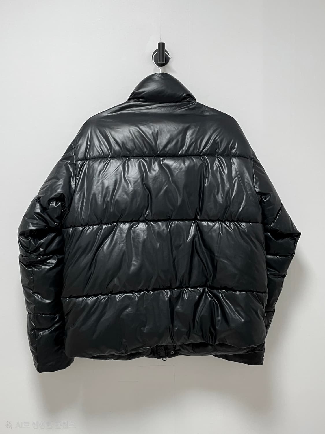 스파오(SPAO) 유광 블랙 푸퍼 패딩 상품이미지9