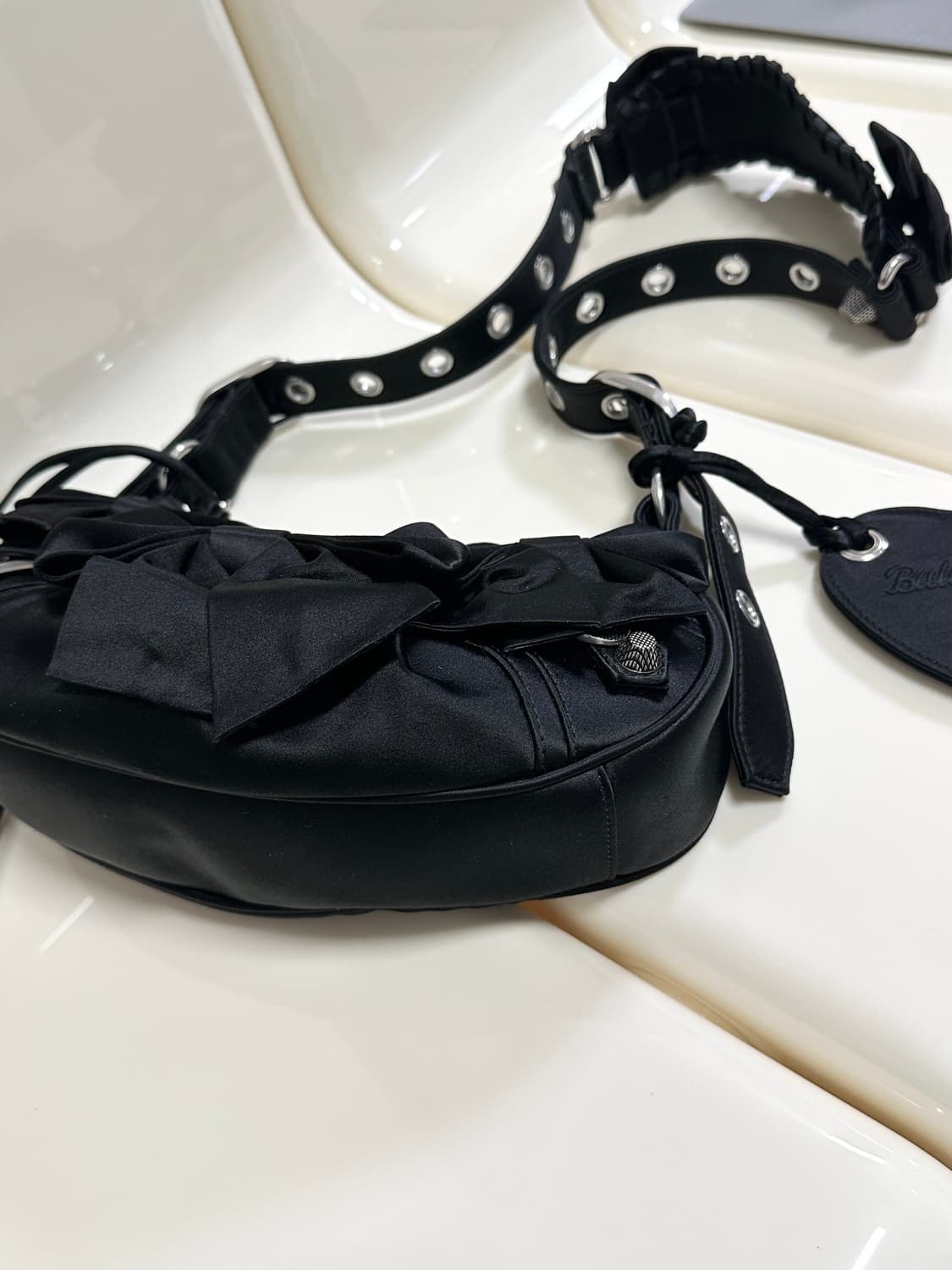 [SA급 정품] 발렌시아가 리본 르카골 블랙 상품이미지4