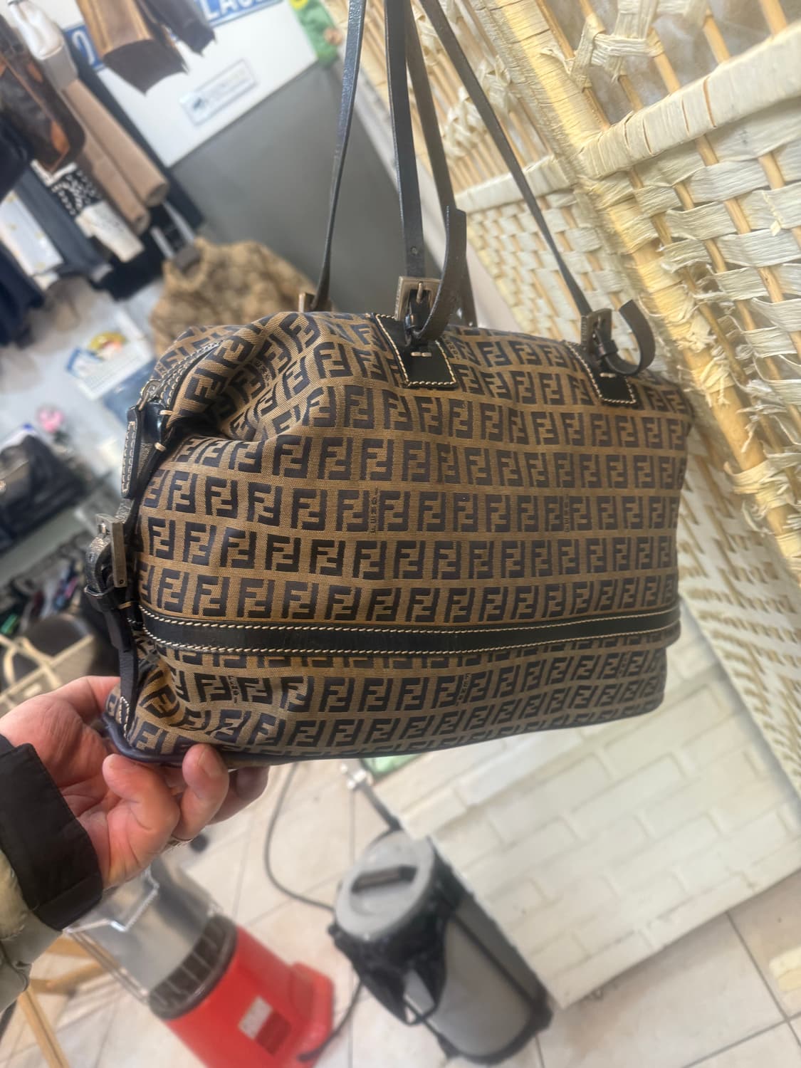 정품 펜디 주카 미니 보스턴 숄더백 팝니다 상품이미지3