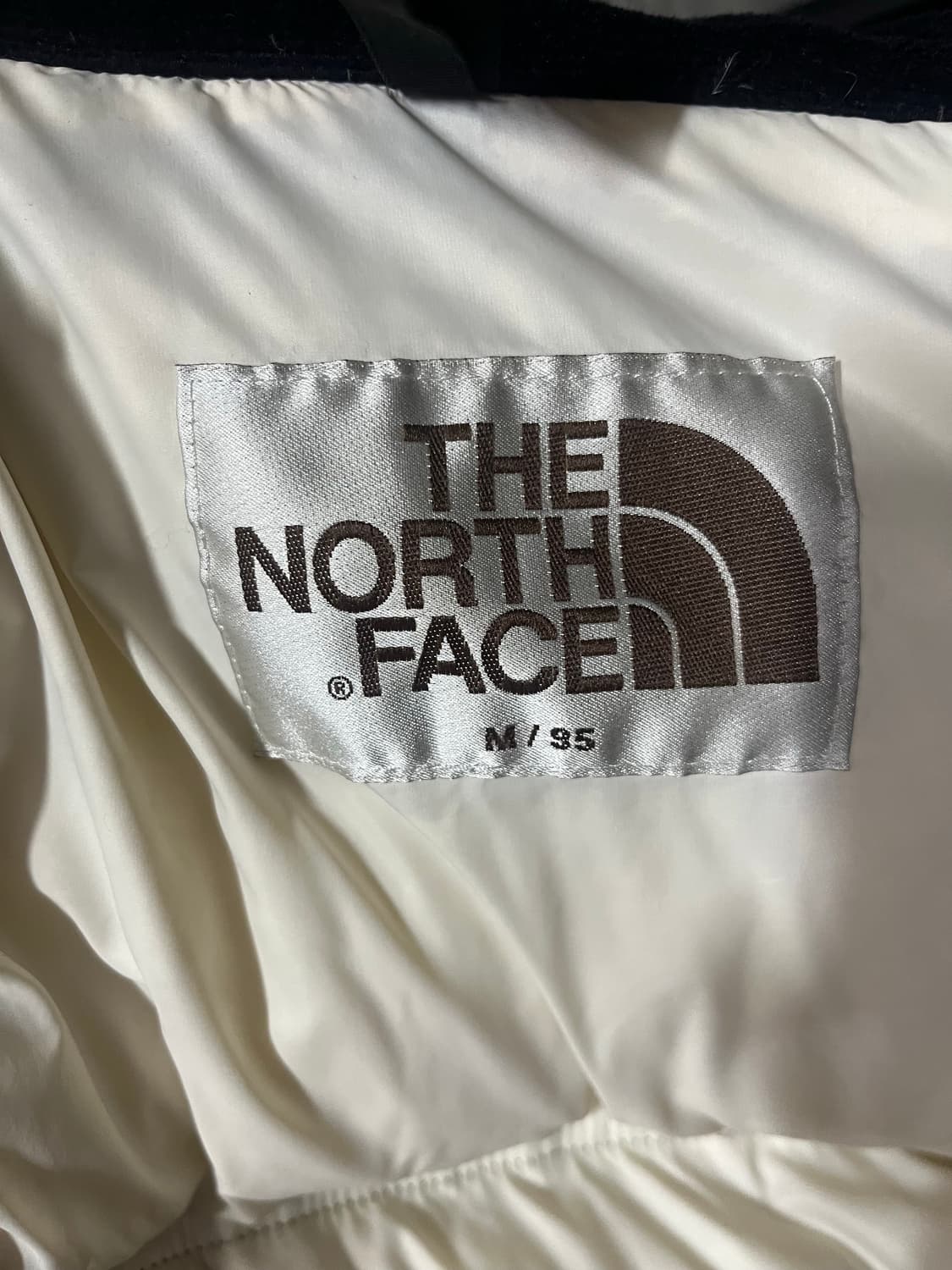 노스페이스 화이트 라벨 눕시 다운 자켓 베이지 크림 색상 M 상품이미지3