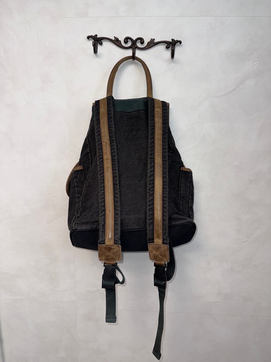 Levi’s black denim leather buckle 백팩 상품이미지4
