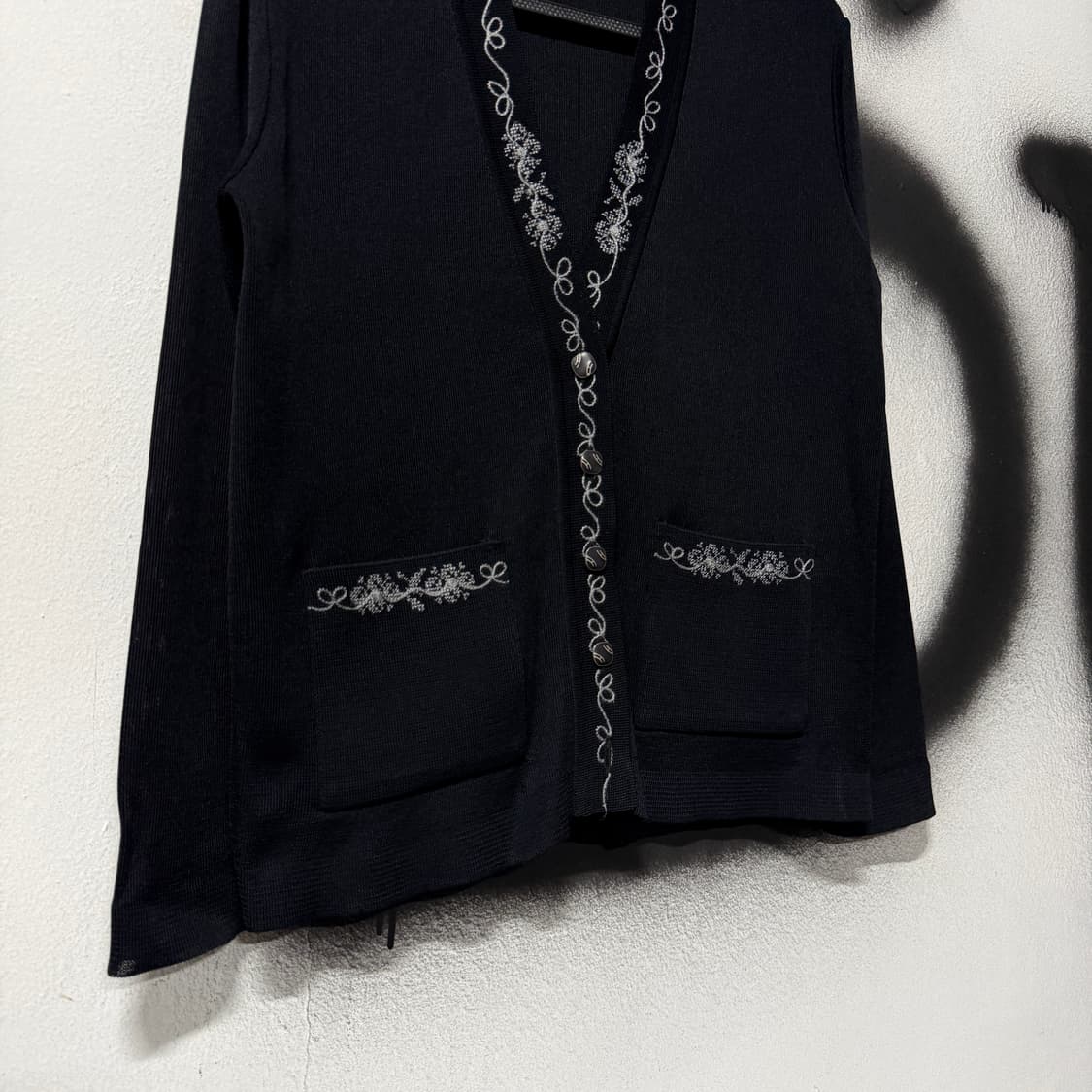 VTG 빈티지 화이트 자수 디테일 논카라 더블 포켓 가디건 상품이미지4