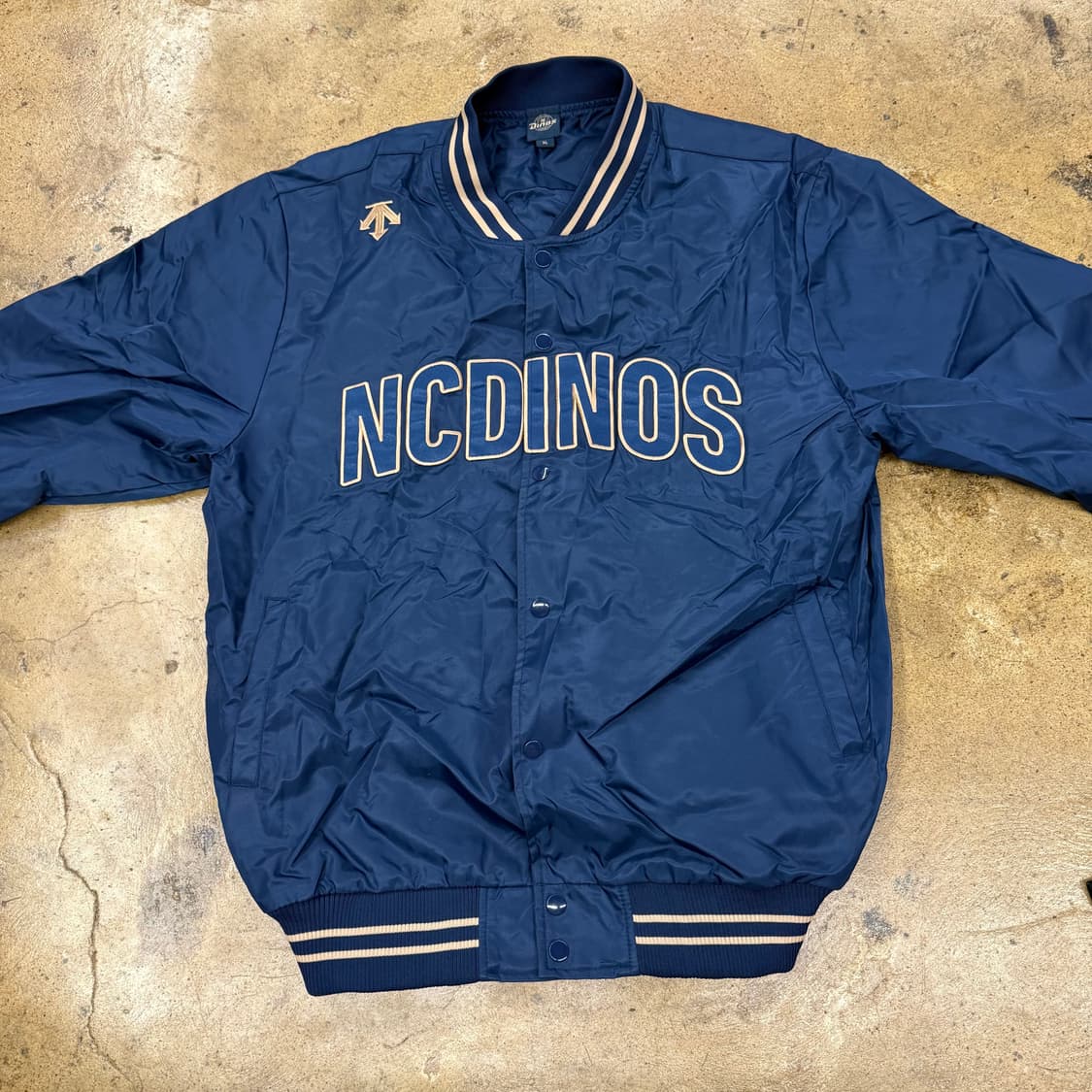 [정품/XL] 데상트 NC 다이노스 야구 춘추점퍼 b10 상품이미지3