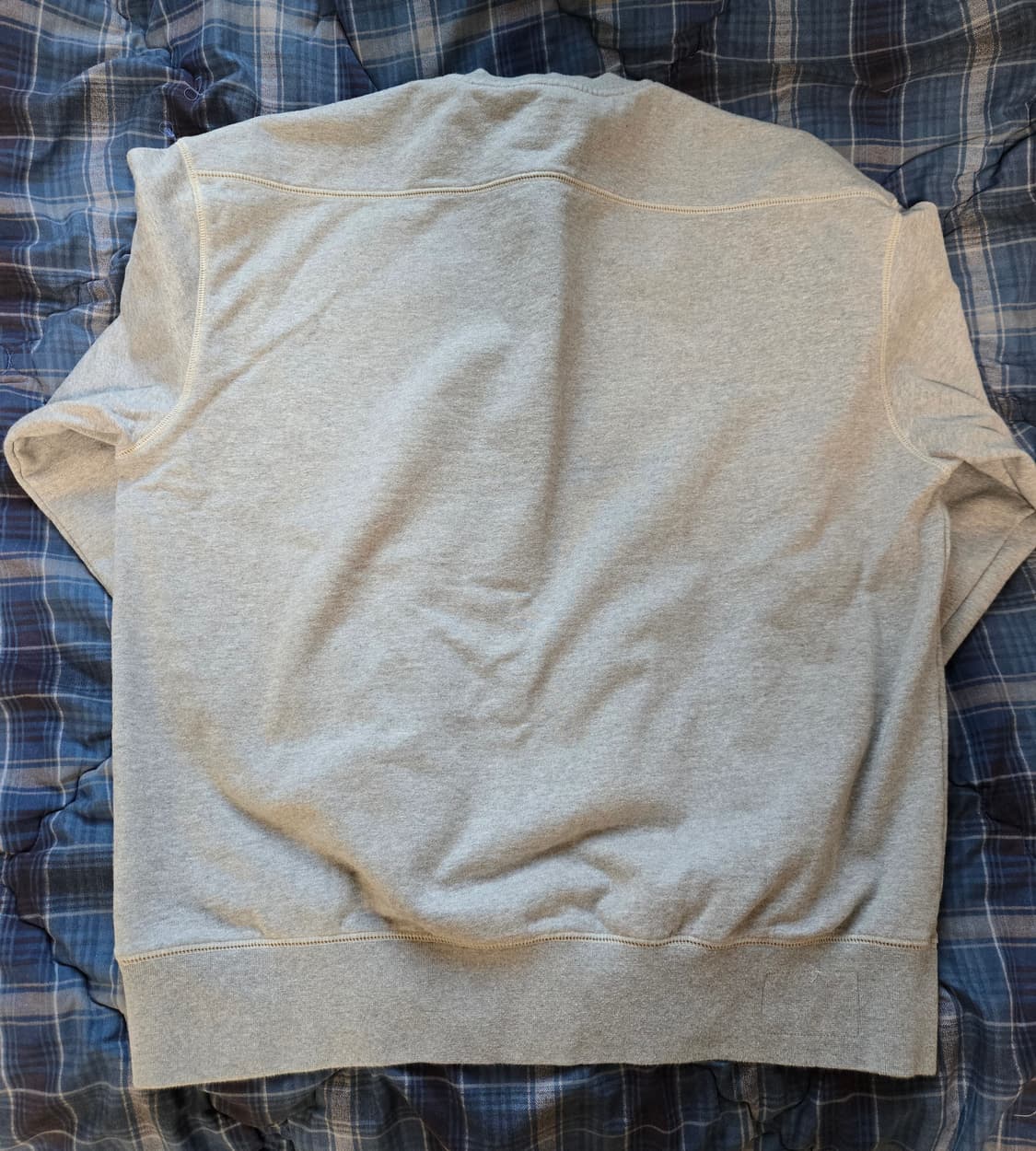 러프사이드 맨투맨 멜란지 그레이 4사이즈 판매합니다. 상품이미지3