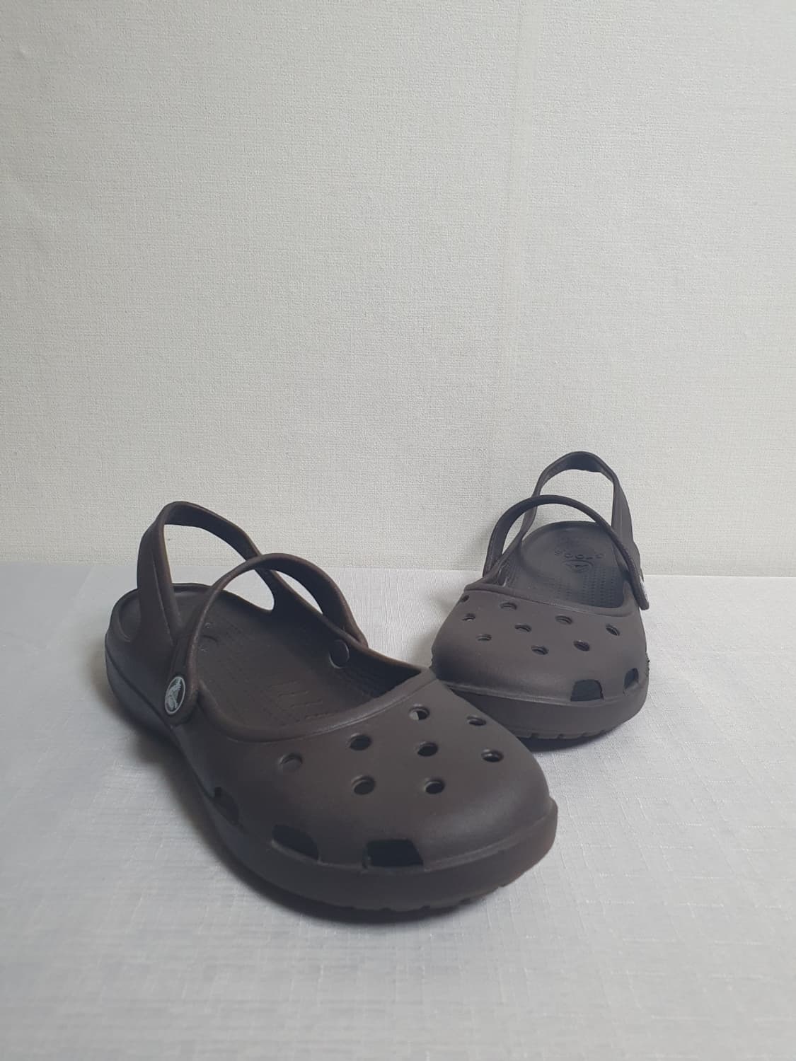 크록스 카린 메리제인 클로그 브라운 W8 250mm 상품이미지5