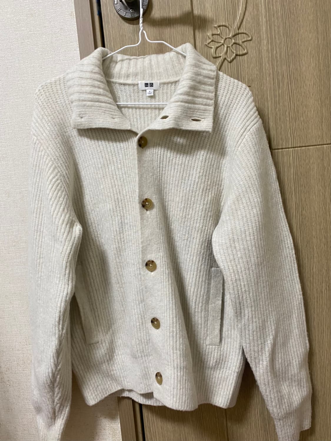 유니클로 수플레얀 스탠드카라 가디건 S 상품이미지3