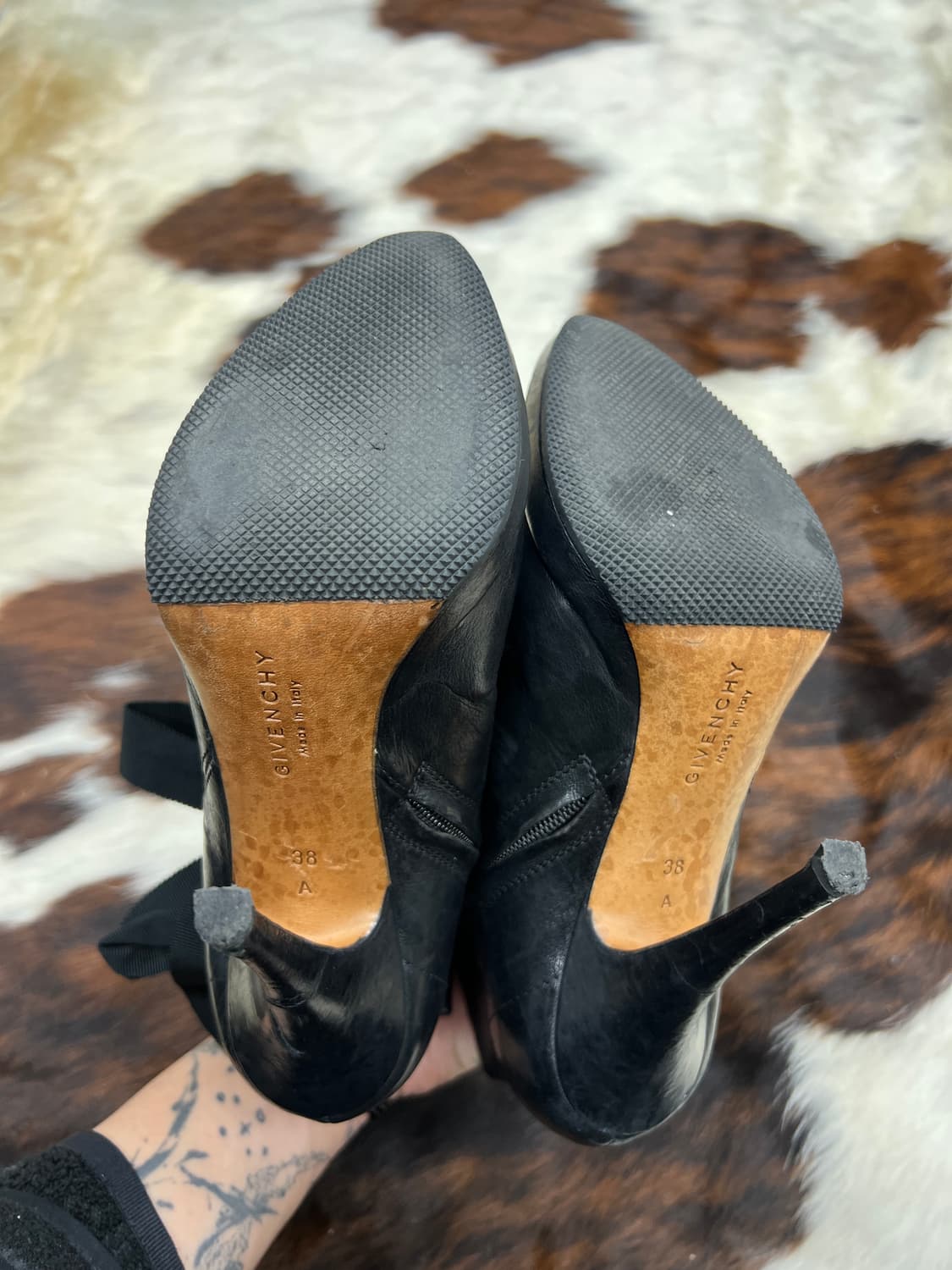 지방시 리본 레이스업 앵클 부츠 힐 상품이미지4