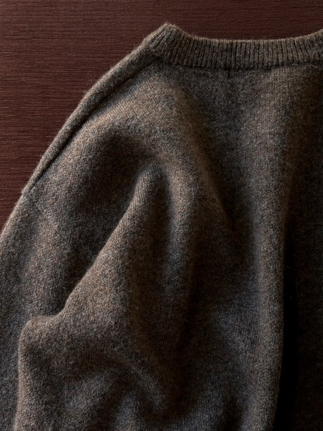 Cloudy fabric crew neck knit P/O 상품이미지7