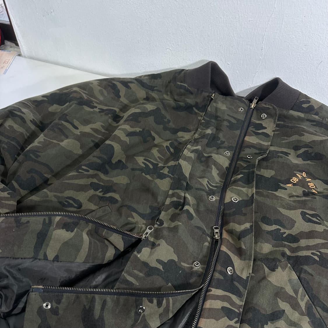 FREE 아조바이아조 카모 오버사이즈 봄버자켓 상품이미지4