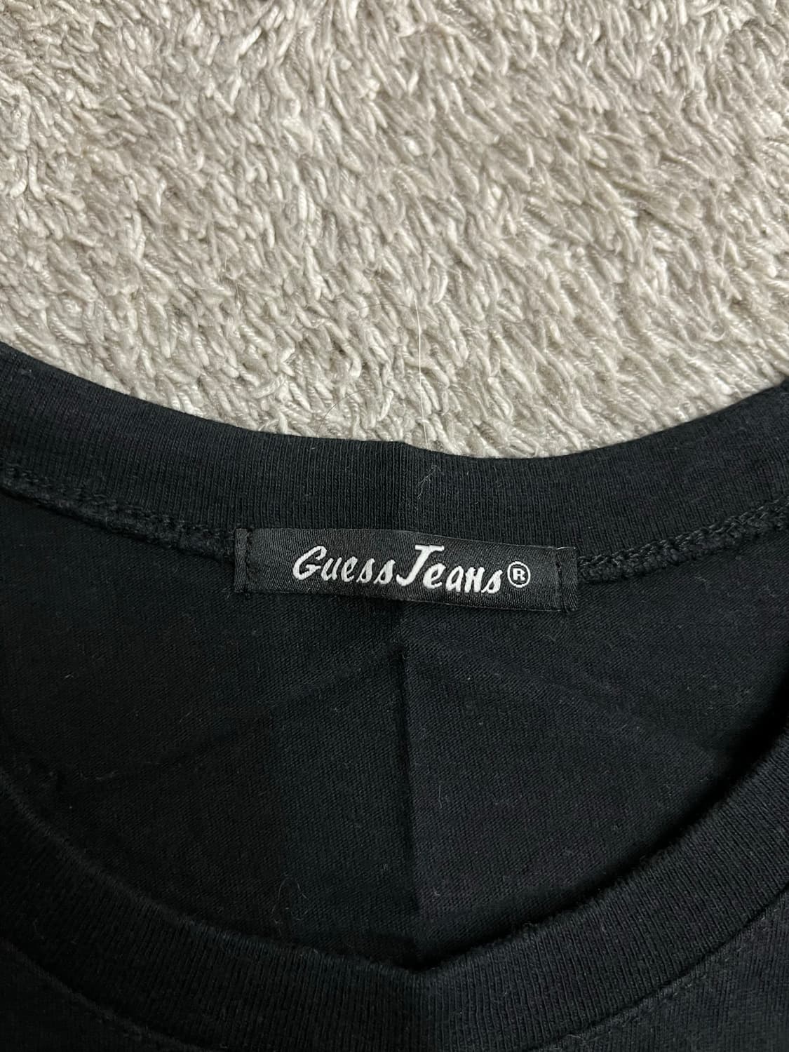 새상품 [GUESS] 게스 여성 반팔 블랙 M 상품이미지3