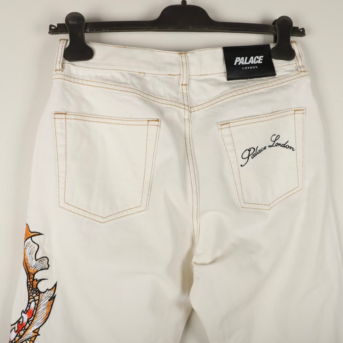 32 / Palace 팔라스 잉어 자수 화이트 팬츠 상품이미지6