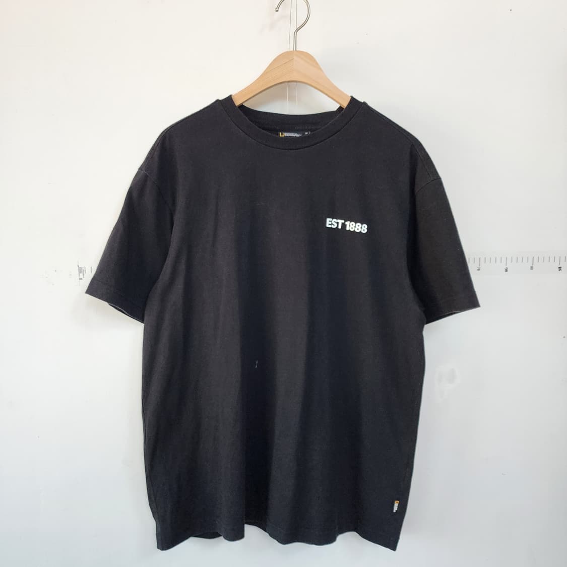  내셔널지오그래픽 블랙 반팔 티셔츠 상품이미지1