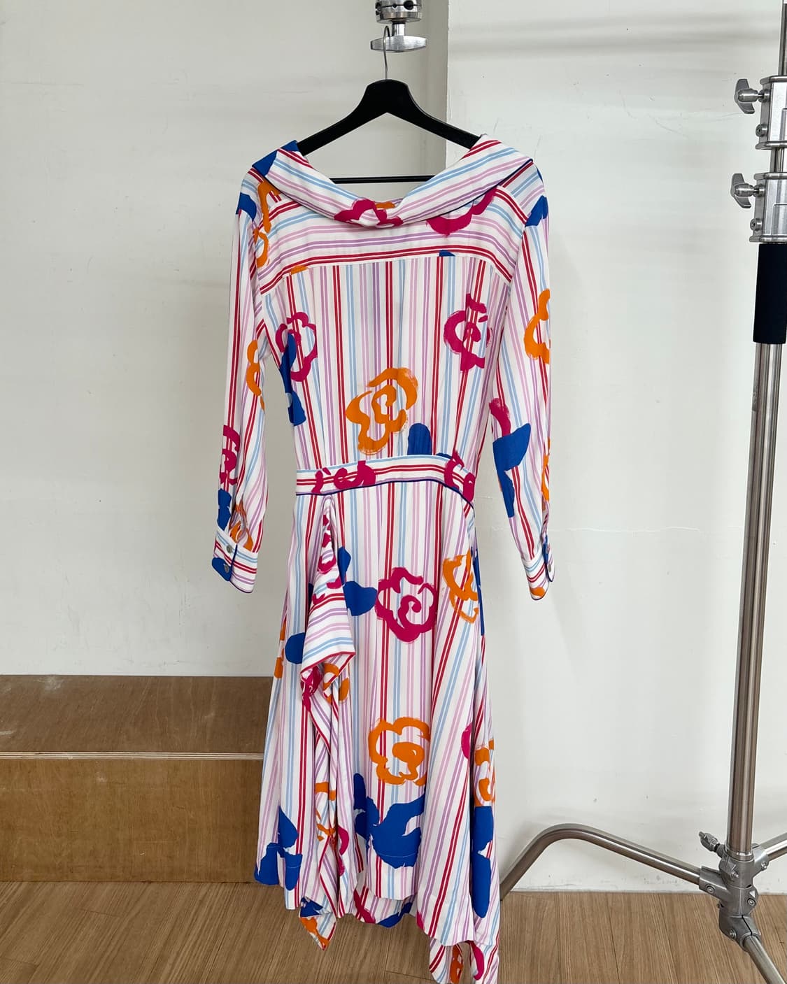 비비안 웨스트우드 멀티컬러 스트라이프 플로랄 원피스  상품이미지6