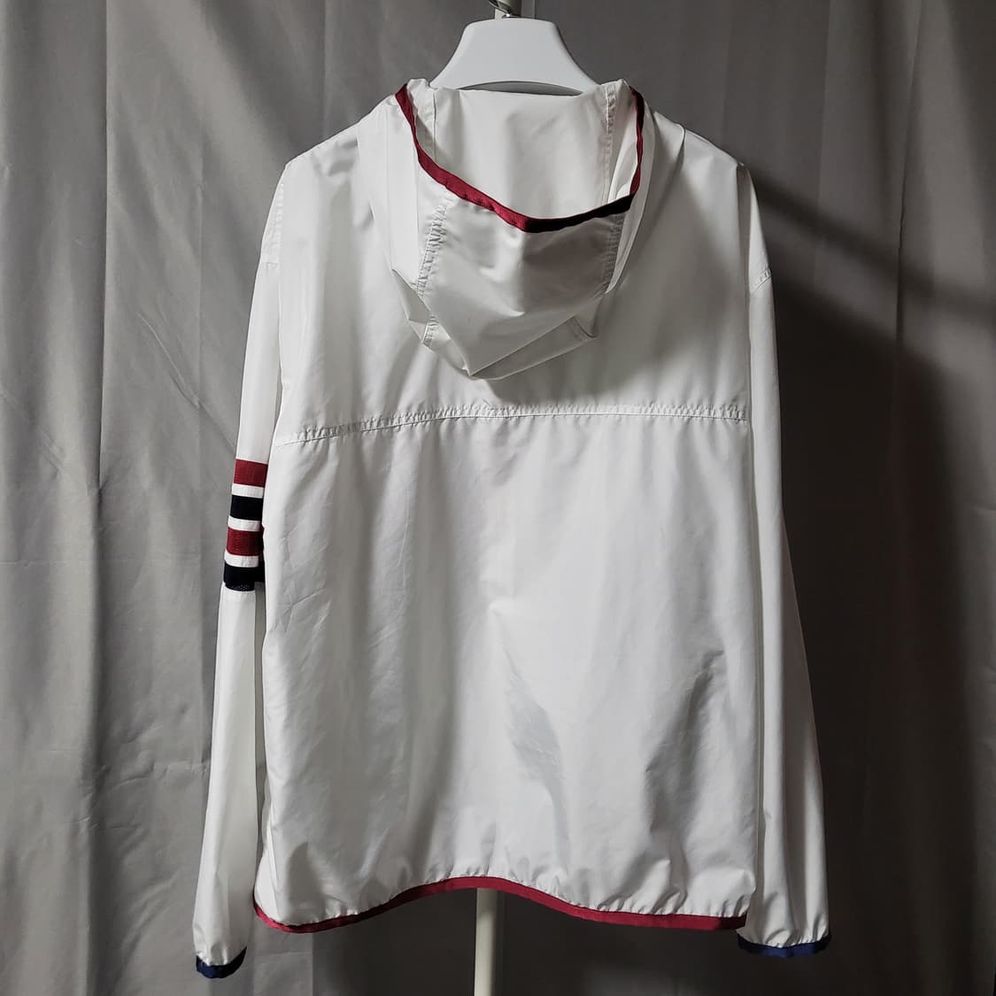 [새상품급/4 size]톰브라운 사선완장 립스탑 바람막이 상품이미지2