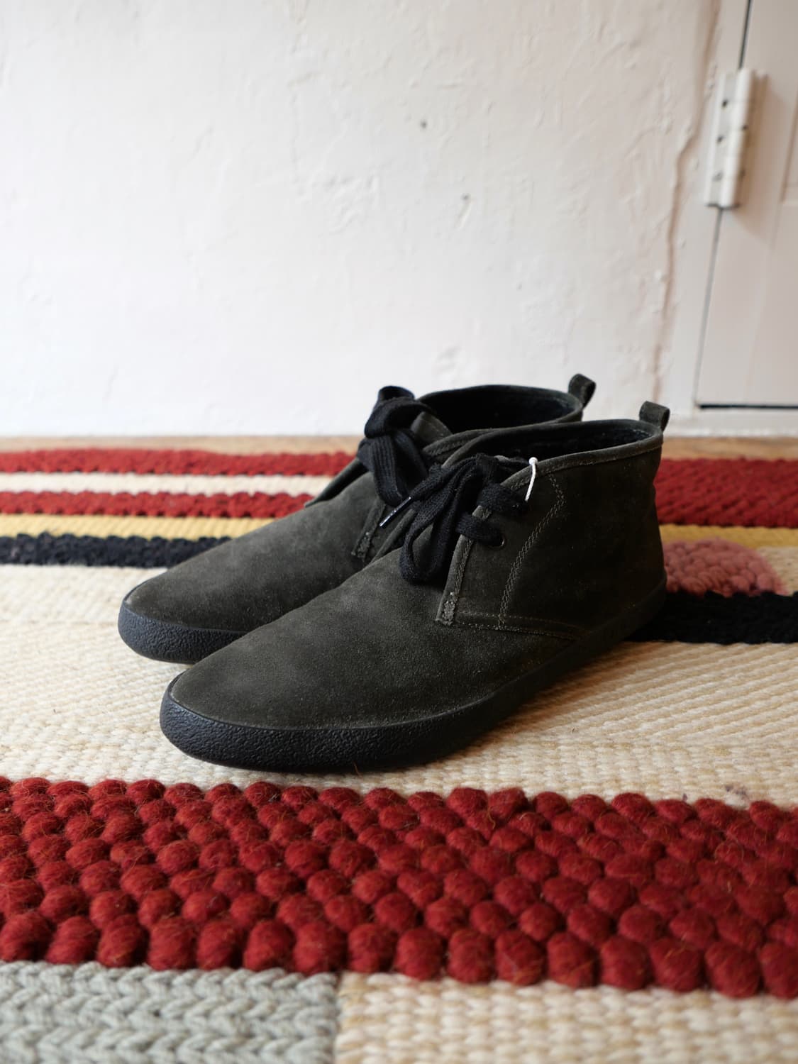 프라다 스포츠 스웨이드 퍼 스니커즈 상품이미지1