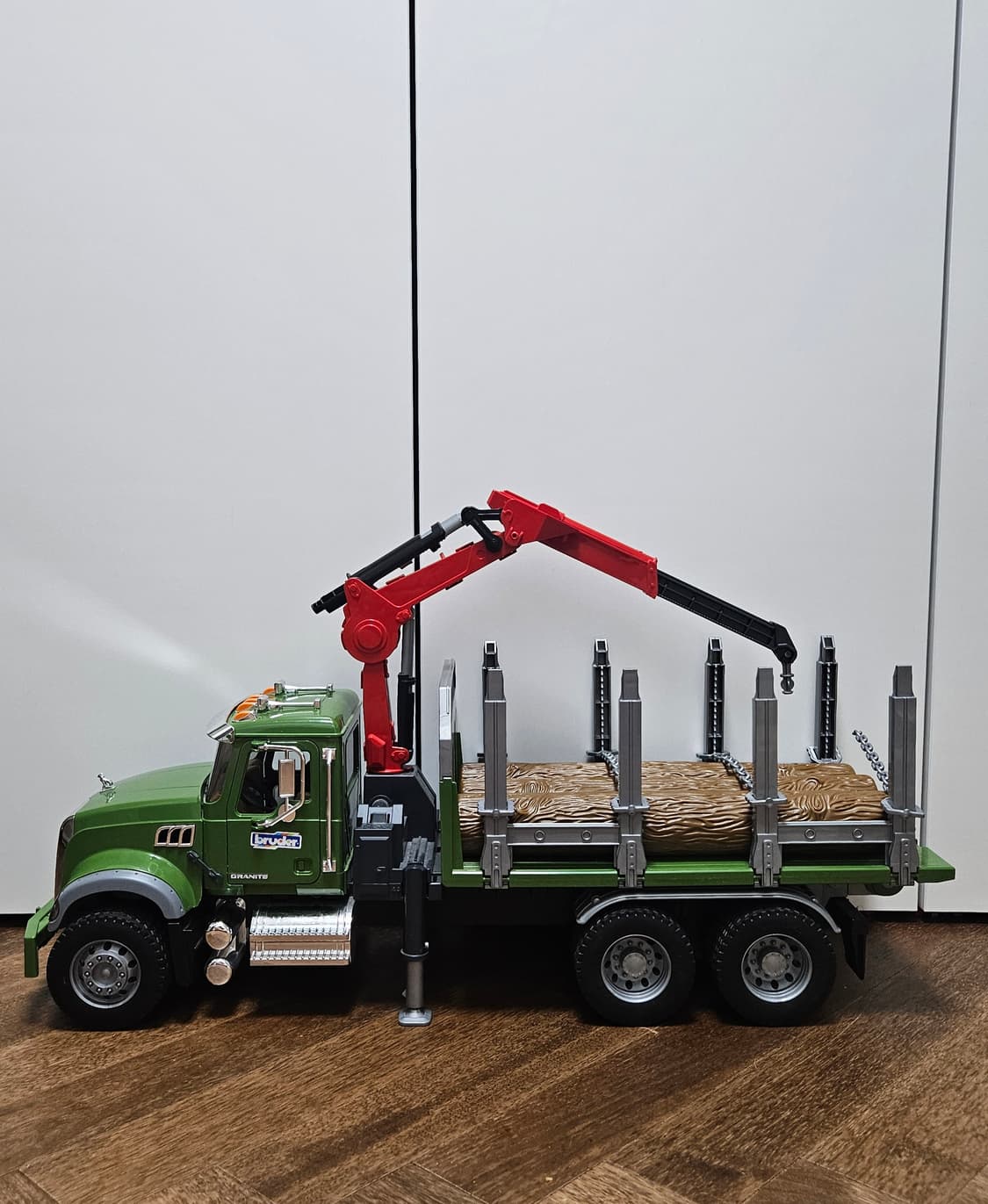 브루더 MACK 임업 트럭 상품이미지1