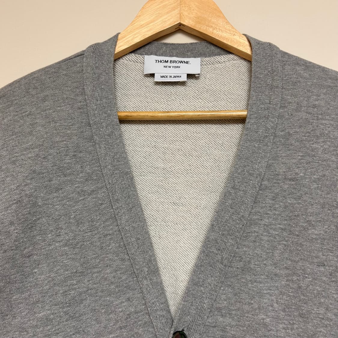 톰브라운 그레이 사선완장 코튼 가디건 3 상품이미지4