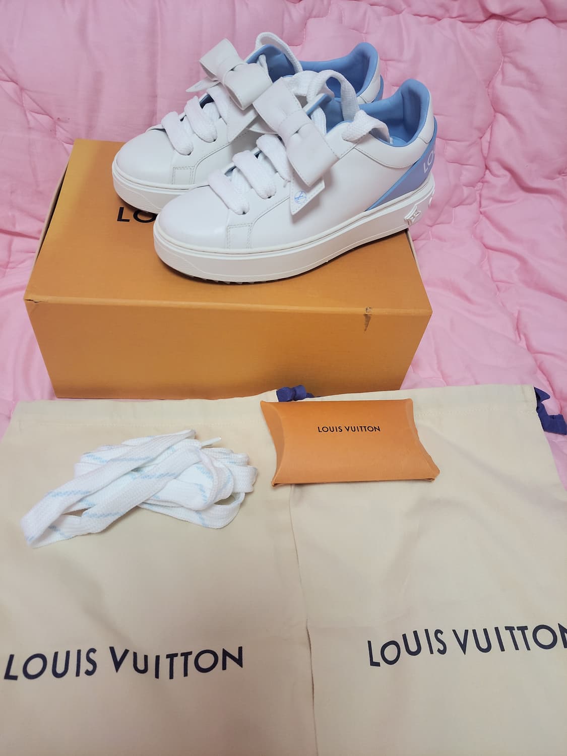 정품)급처명품세탁완료상태좋음!루이비통 리본 타임아웃 태연 스니커즈 운동화 상품이미지1
