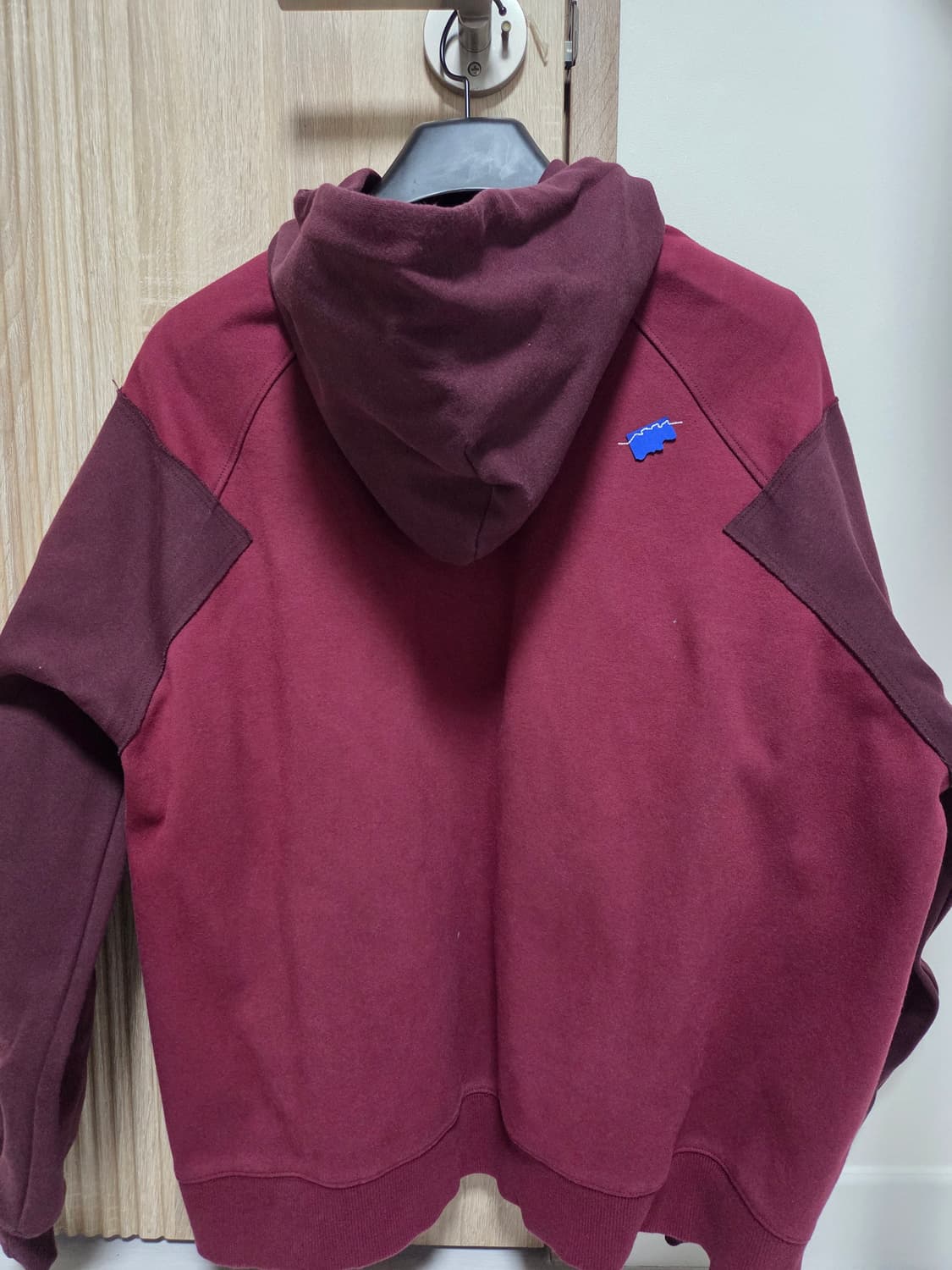 아더에러 버건디 후드티 100 상품이미지2