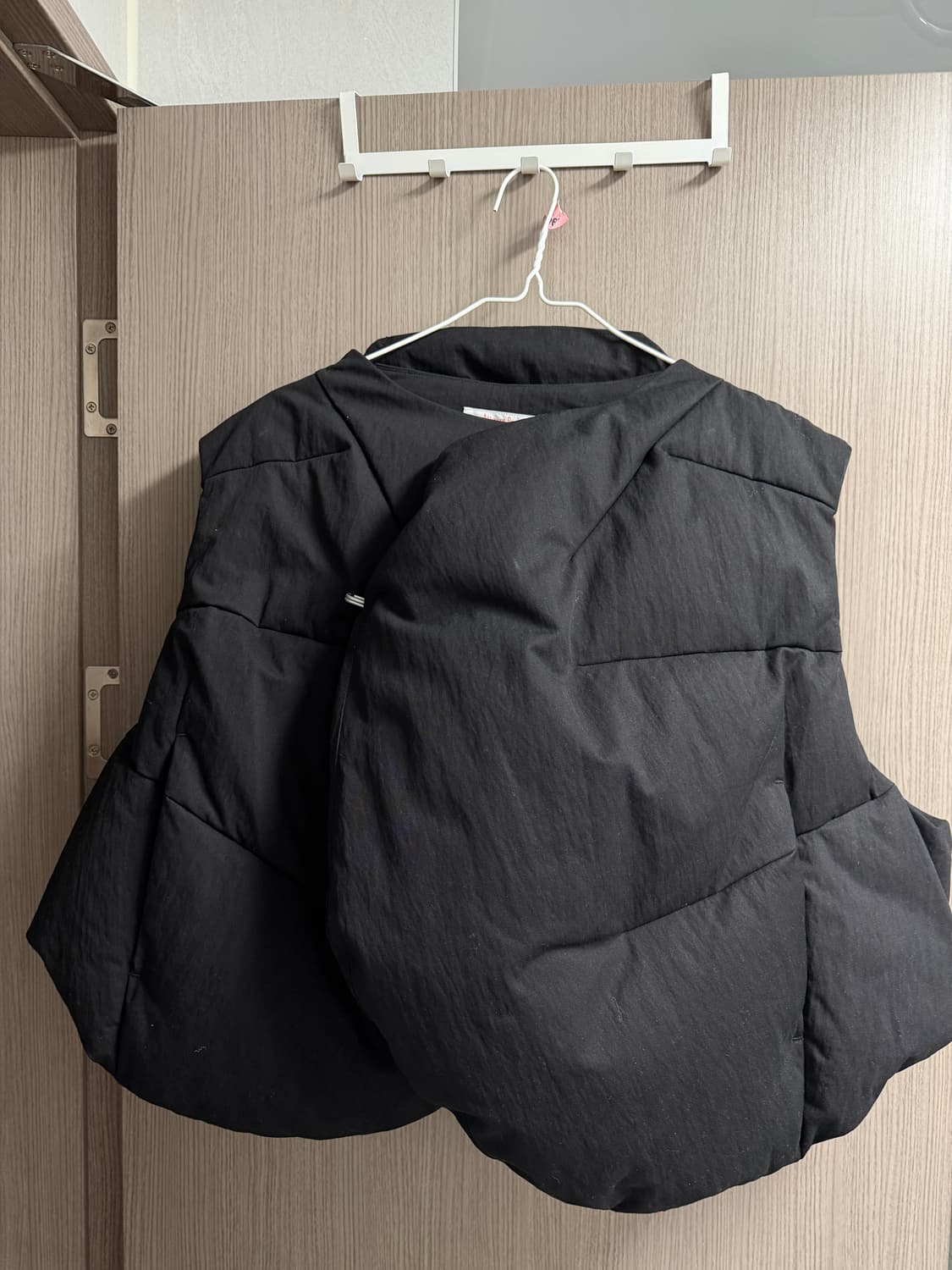 어탬트 조끼패딩 상품이미지1