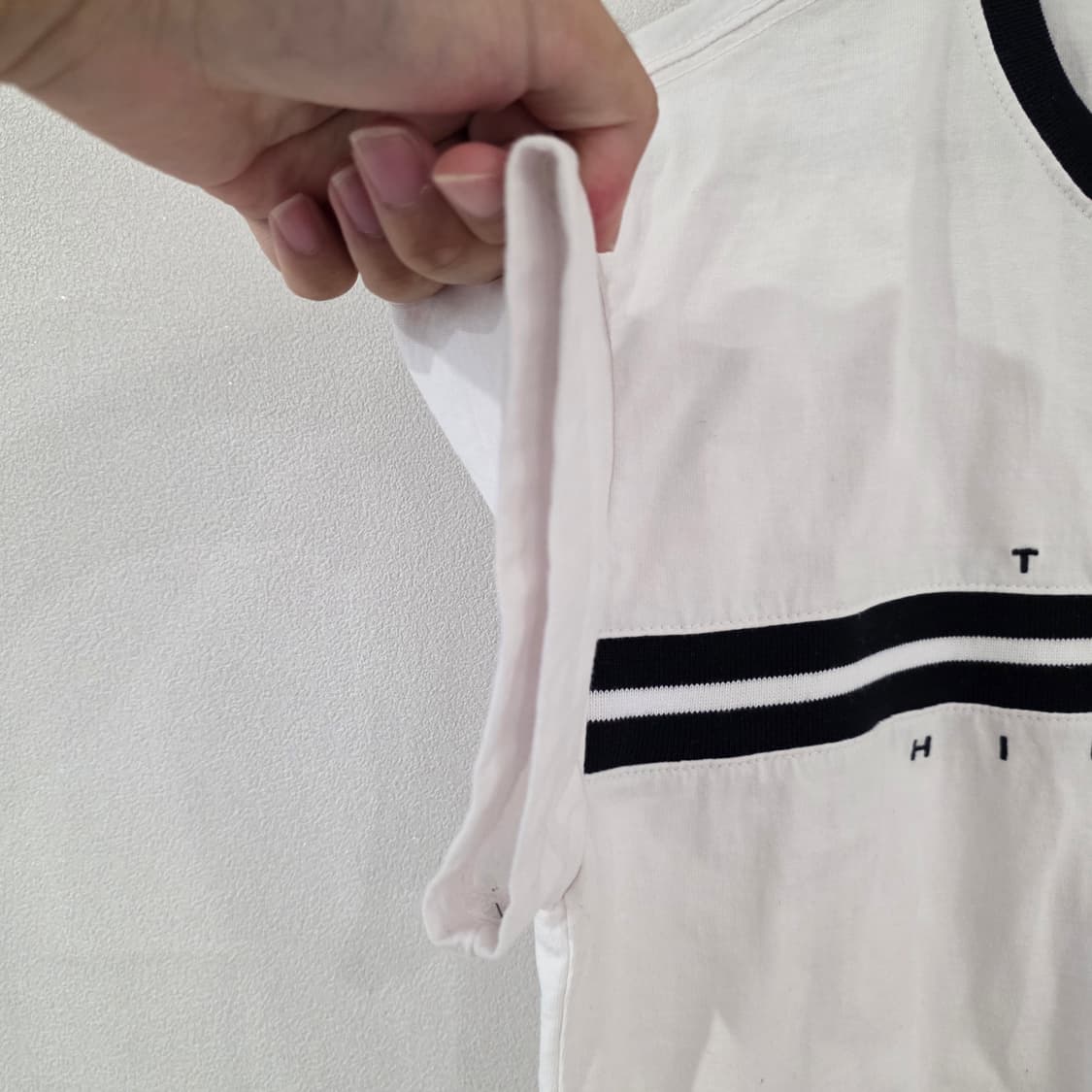 타미힐피거 흰색 로고 포인트 반팔티 S 상품이미지8