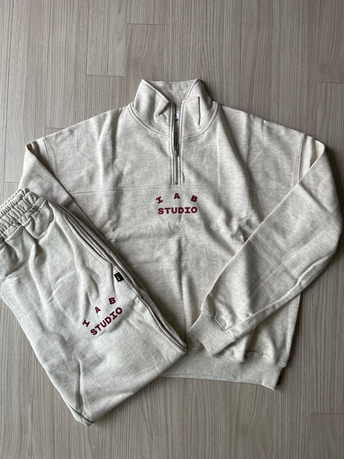 [새상품] 아이앱 스튜디오 스웻 셋업 상품이미지1