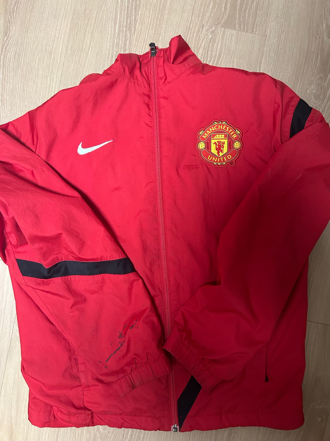 맨유 나이키 바람막이 상품이미지1
