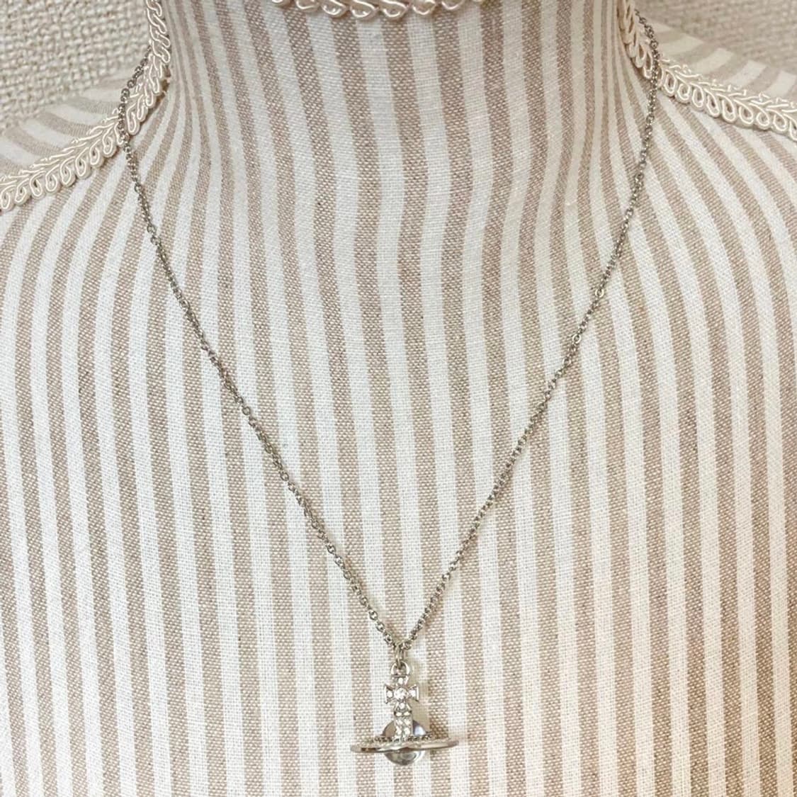 비비안웨스트우드 화이트 크리스탈 3d orb 체인 펜던트 목걸이 상품이미지6