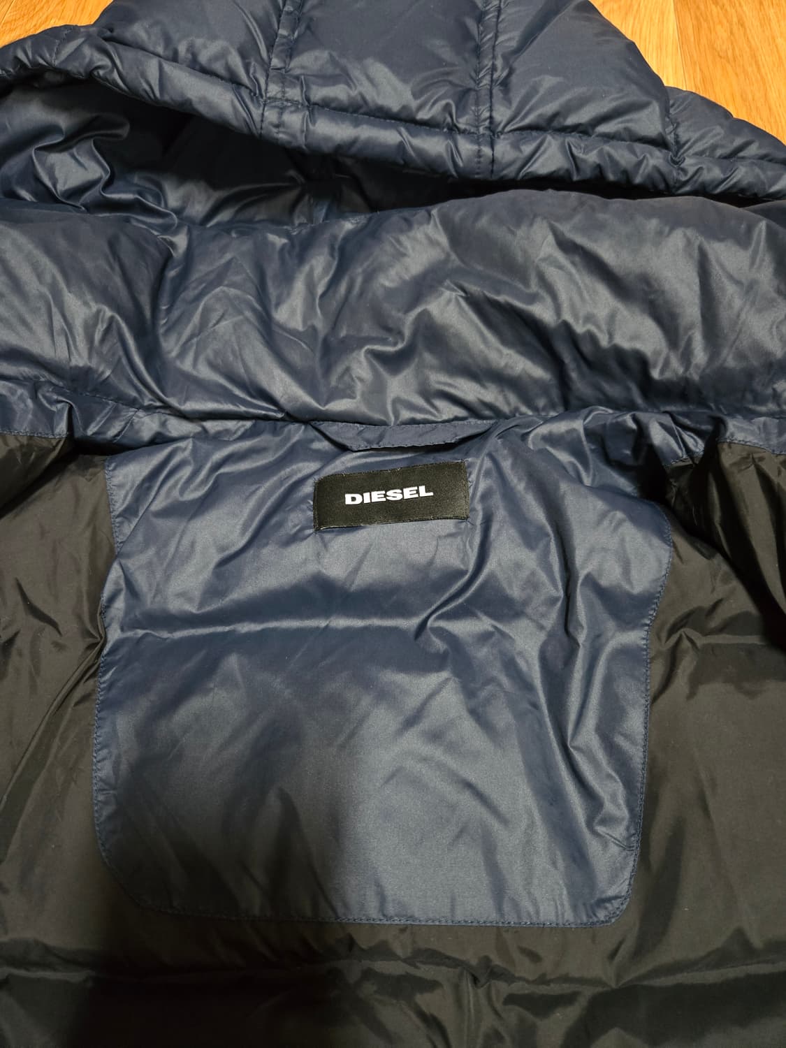 디젤 남성 네이비 다운 패딩 상품이미지7