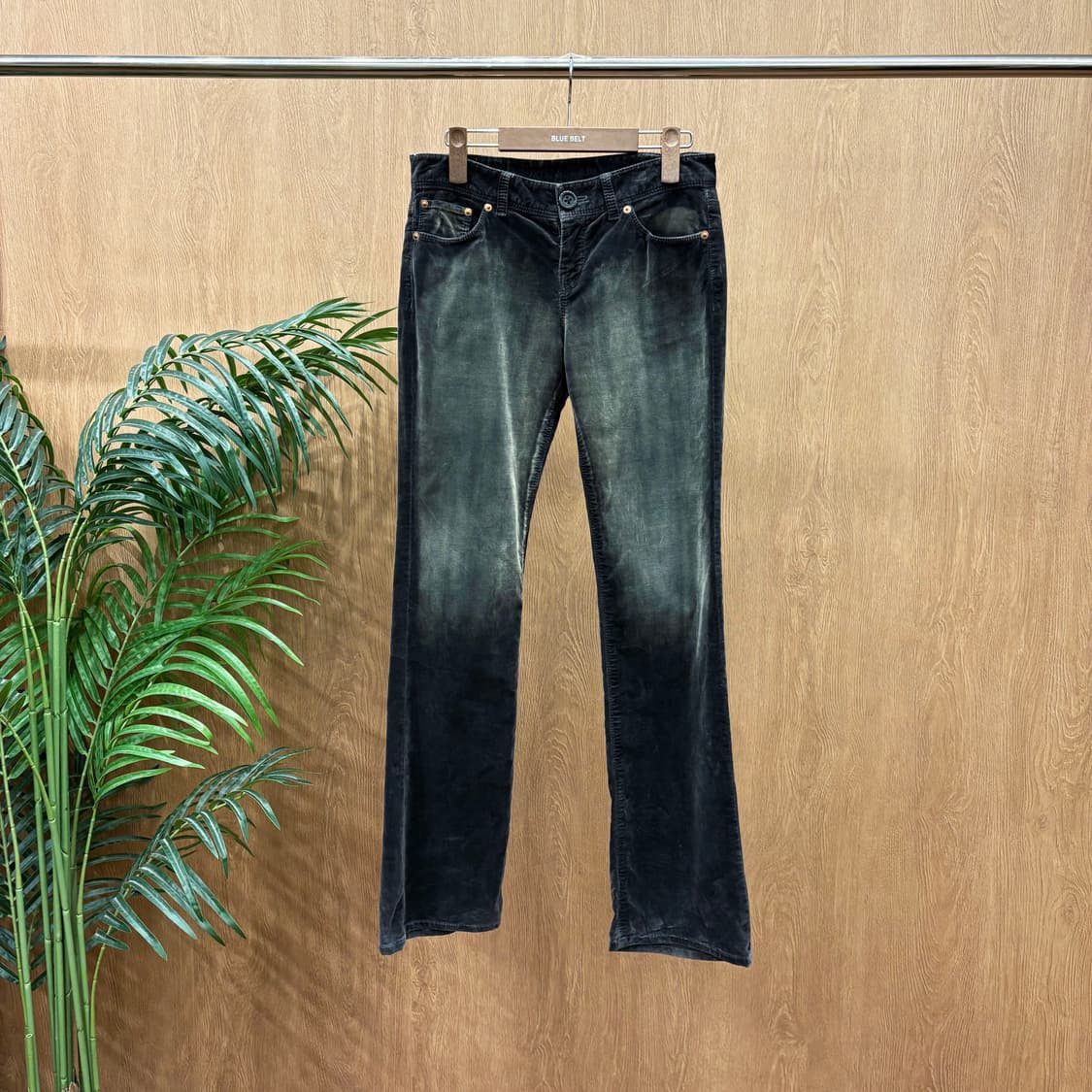 폴스미스 부츠컷 팬츠 코듀로이 벨벳 그라데이션 워싱 버튼 디테일 흑청 상품이미지1