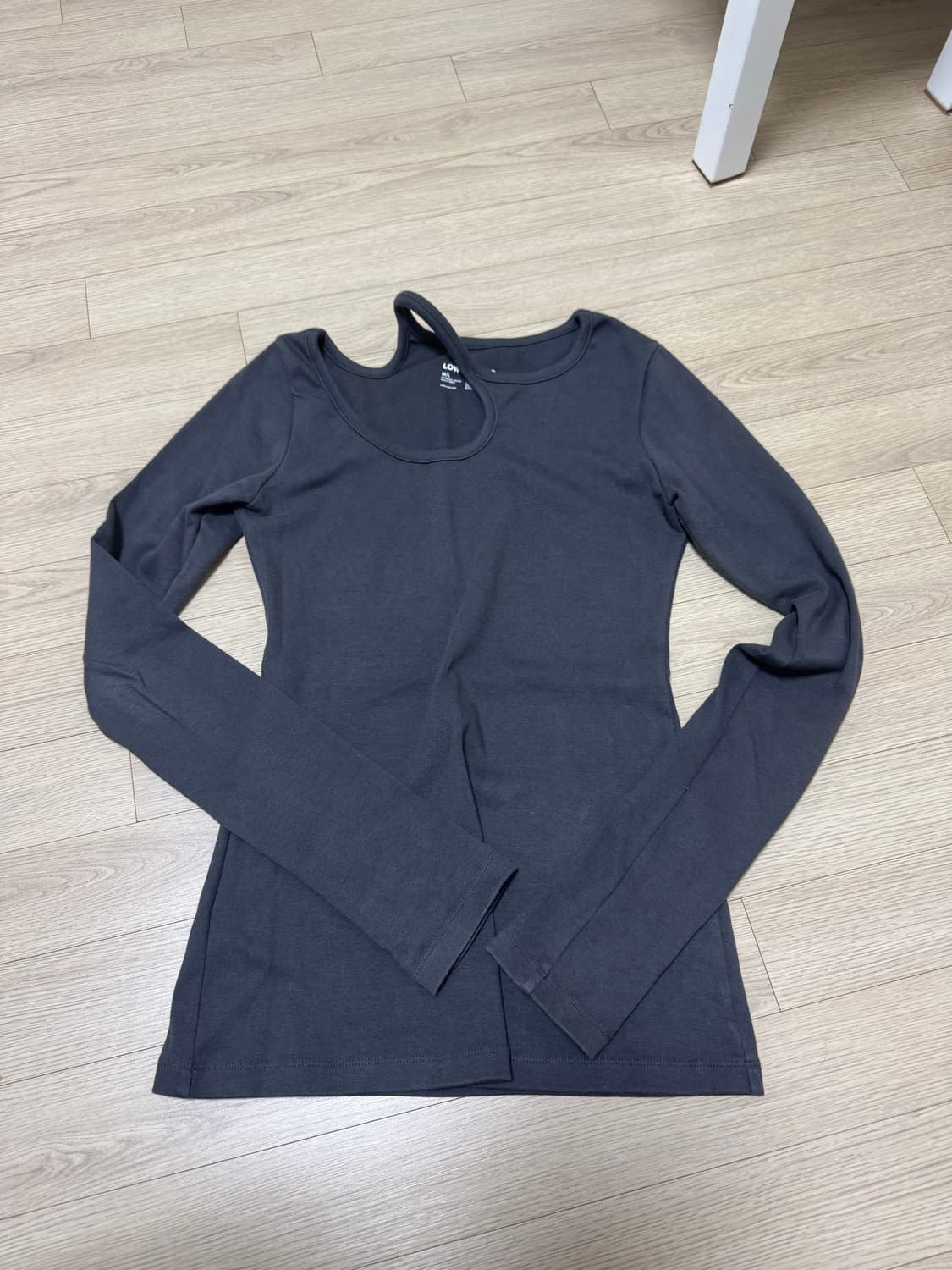 로우클래식 커브 홀 티셔츠 차콜 색상 m사이즈 상품이미지2